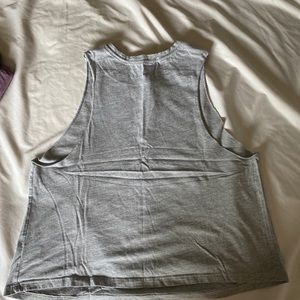 grey tank top